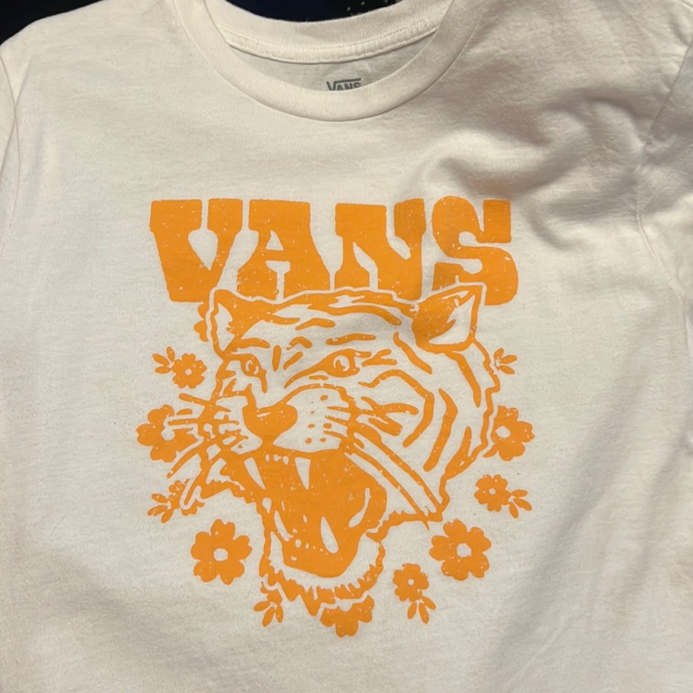 Worn once medium women’s vans T-shirt
